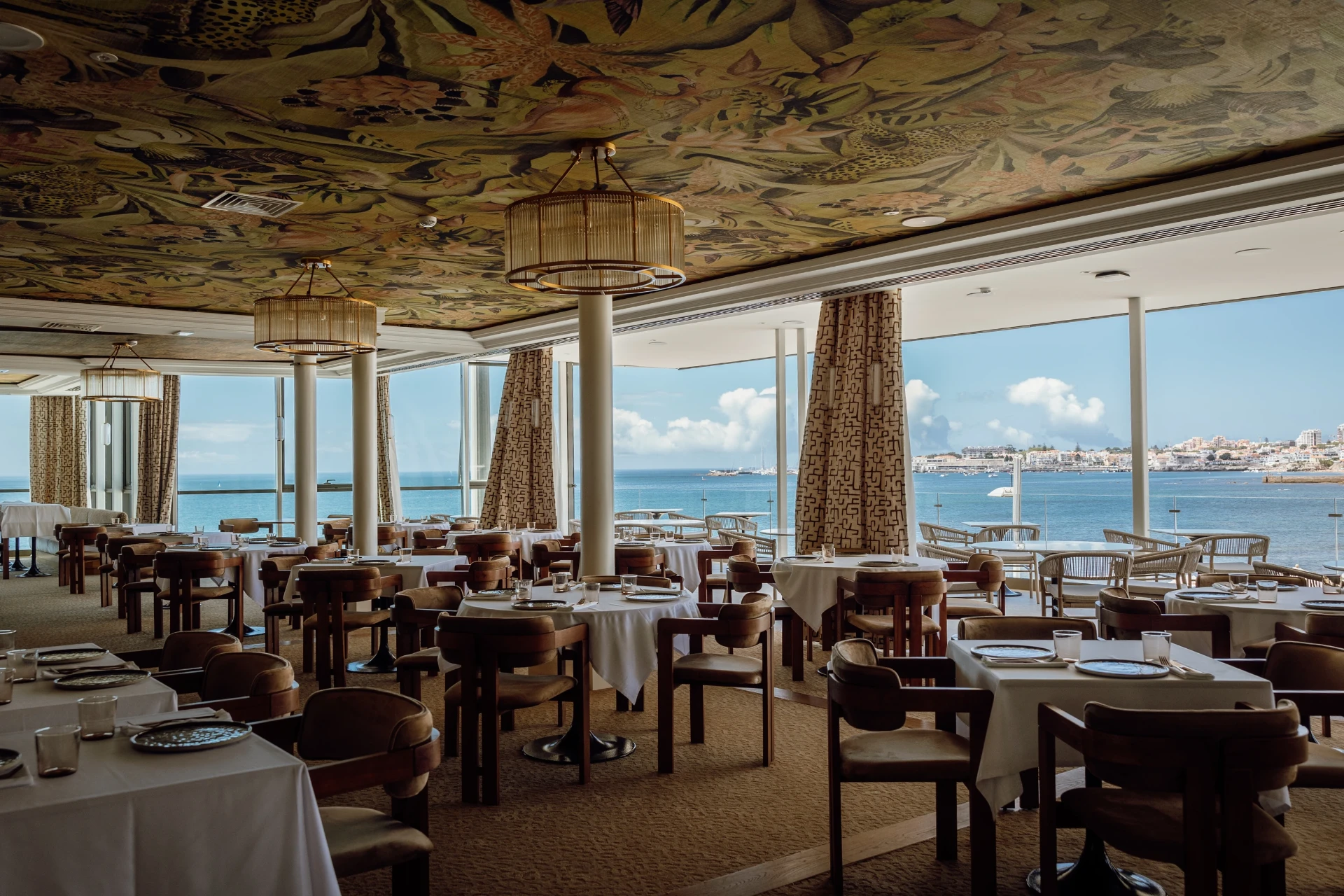 The dining room in the evening